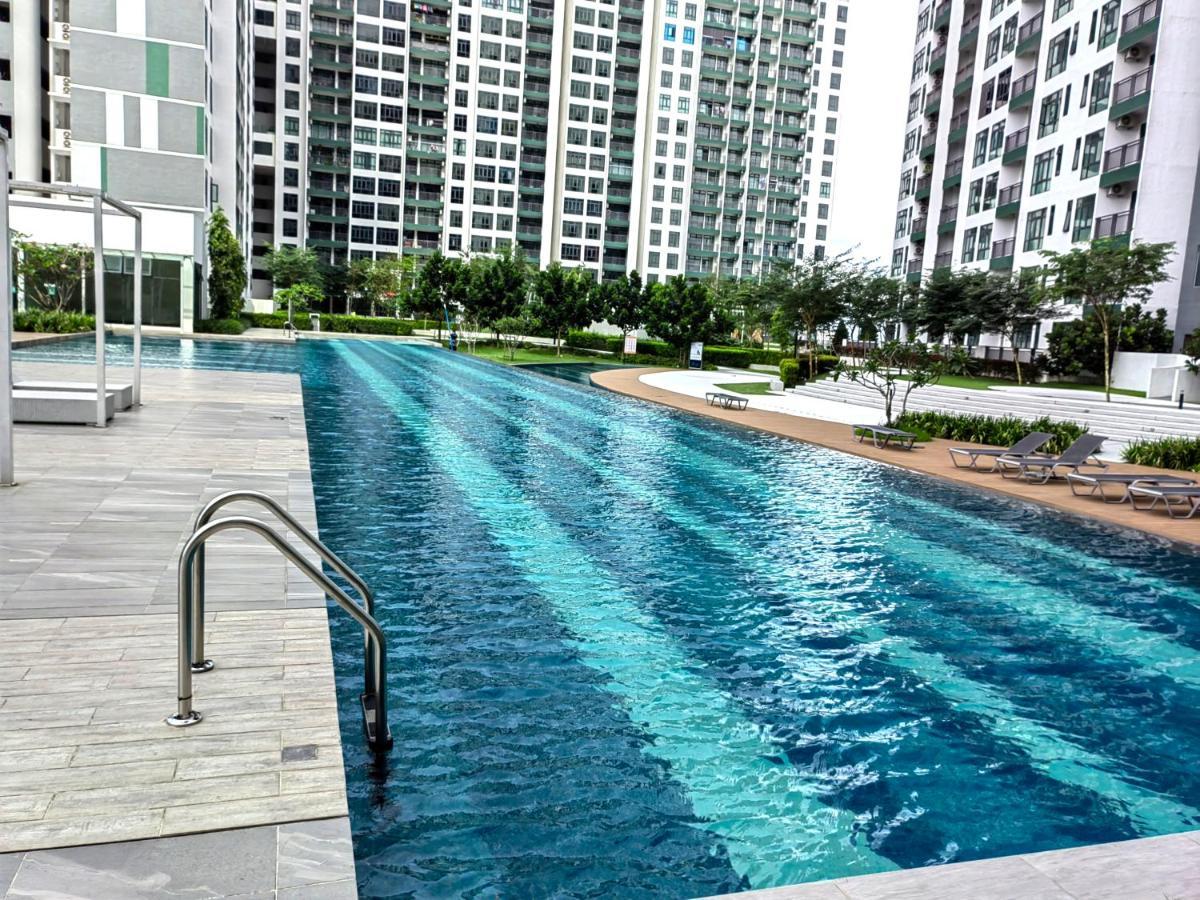 جوهر بهرو 8Scape Residences Batman Vs Ironman@Lsy Home & Leisure المظهر الخارجي الصورة