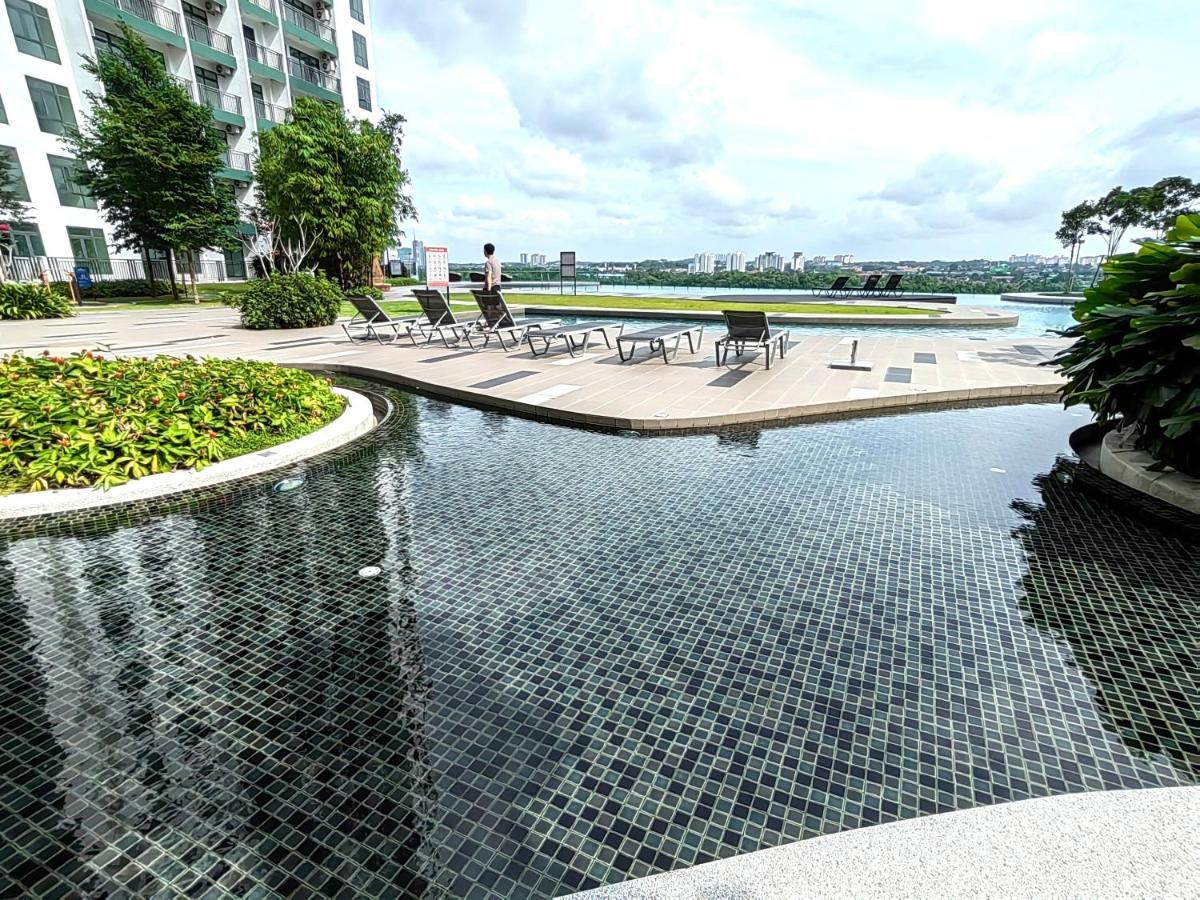 جوهر بهرو 8Scape Residences Batman Vs Ironman@Lsy Home & Leisure المظهر الخارجي الصورة